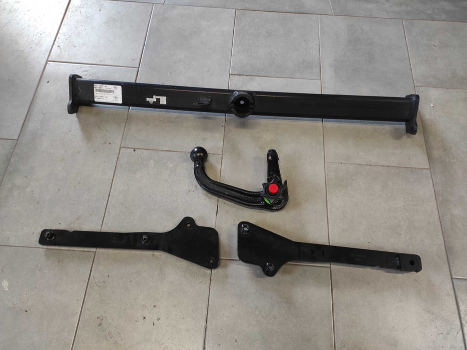 Oryginalny Hak Holowniczy FORD FOCUS MK4 KOMB