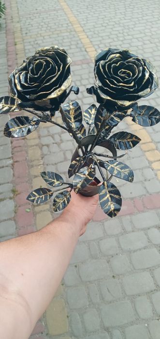 Ковані рози ручної роботи