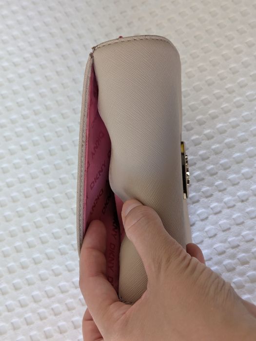 Carteira DKNY rosa e bege