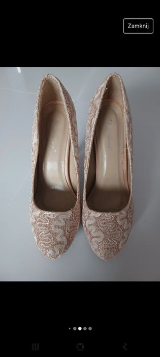 Złote brokatowe  szpilki