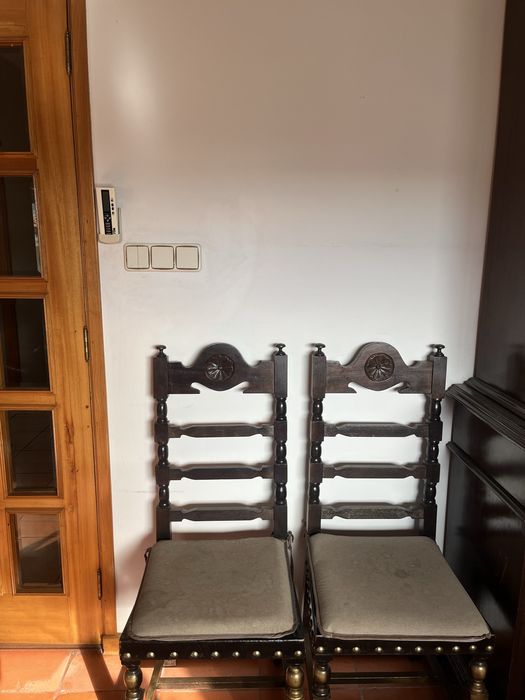 Mesa e cadeiras