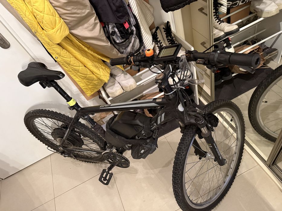 Używany rower elektryczny marki Esprit w doskonałym stanie.