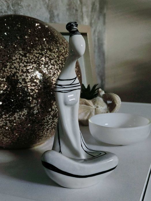 Figurka "Sudanka" "New Look" z okresu PRL.