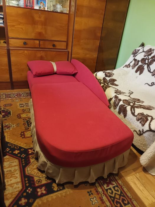 Łóżko  dziewczęce młodzieżowe rozkładane