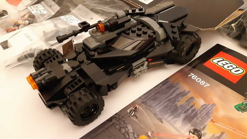 Lego Super Heroes DC 76087 FlyingFox Batmobile A Attack peças novas