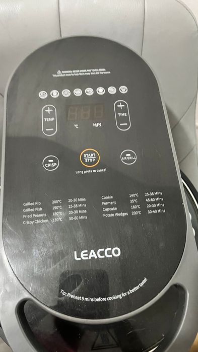 Air Fryer LEACCO (com leve ferrugem interna)