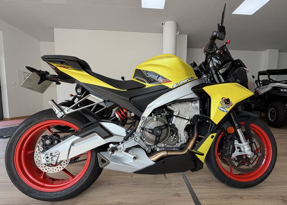 Aprillia Tuono 660 com 2900km