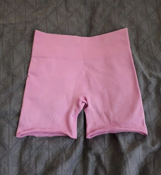 Kolarki różowe spodenki