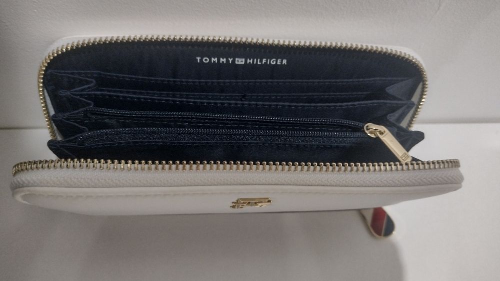 Tommy Hilfiger biały portfel damski