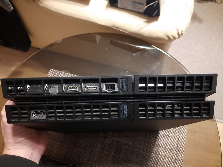 PS4 Fat 500gb + 2 геймпада