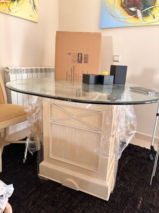 Mesa de vidro com 4 cadeiras