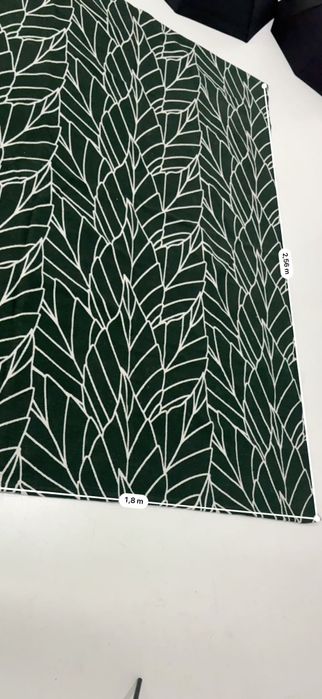 Tapete verde com padrões