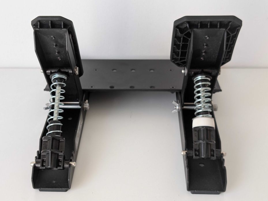 Pedais Thrustmaster Raceline Pedals LTE (Comp. com Load Cell)