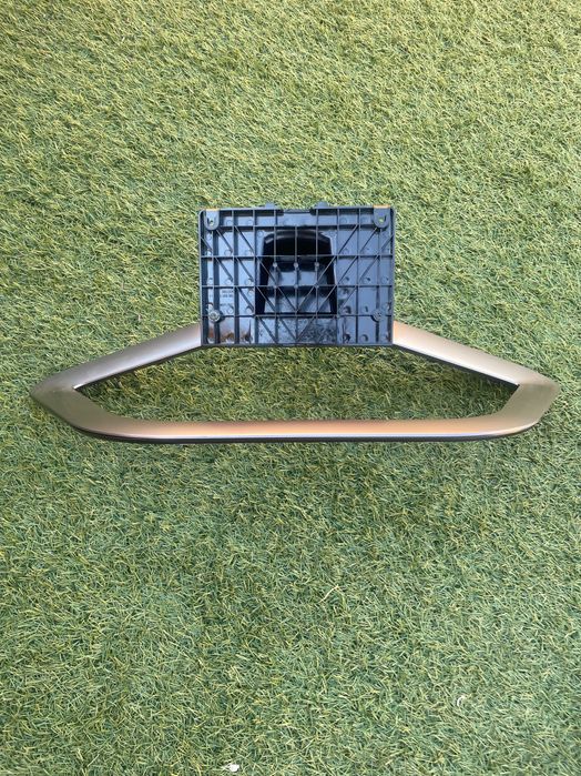 Base de tv LG “55” e de “50” polegadas64575425197313122