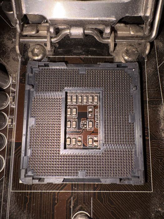 Sprzedam płytę główną asus p8h61-mx r2.0+8gb ddr4+intel core i3-3220