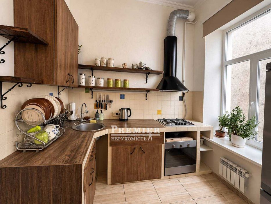 3 комнатная квартира 87 м² Центр Одессы Просторная Высокие потолки