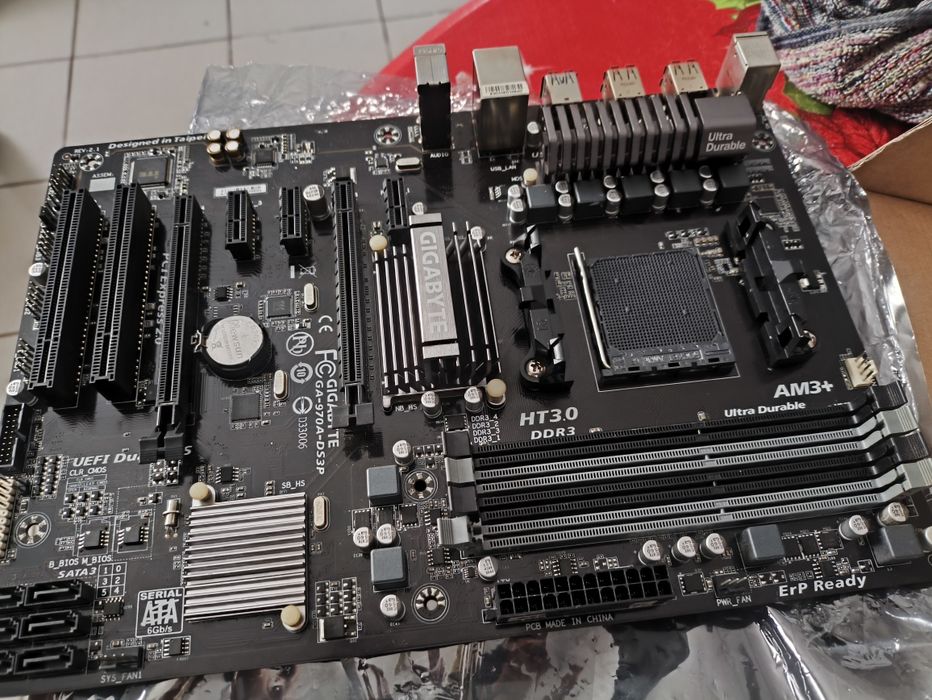 Motherboard gigabyte