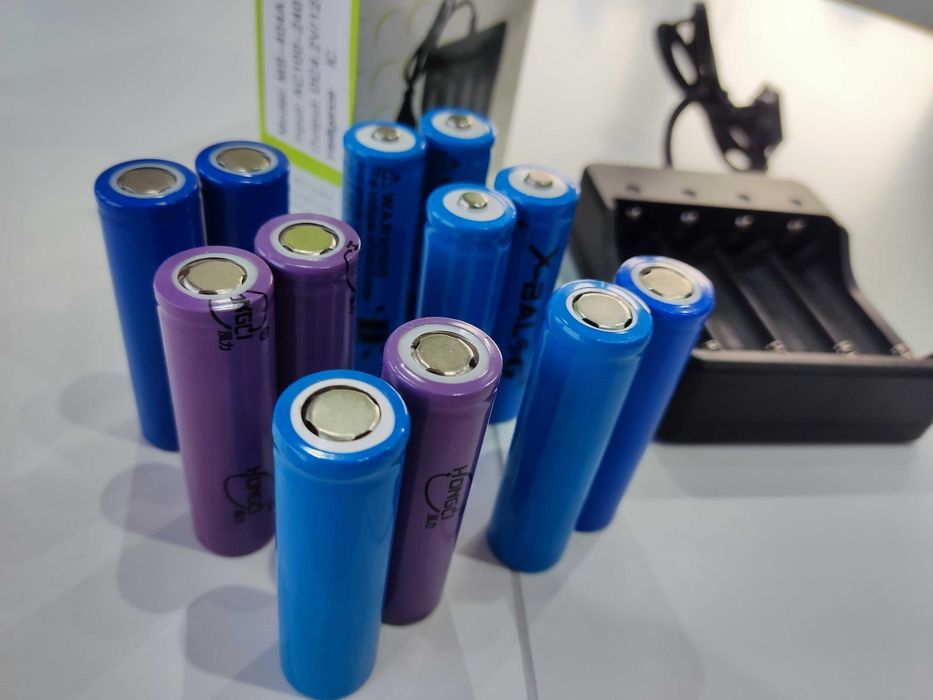 ZESTAW Ładowarka Do Ogniw 18650 Baterii Akumulatorów Li Ion 3,7v 4,2v