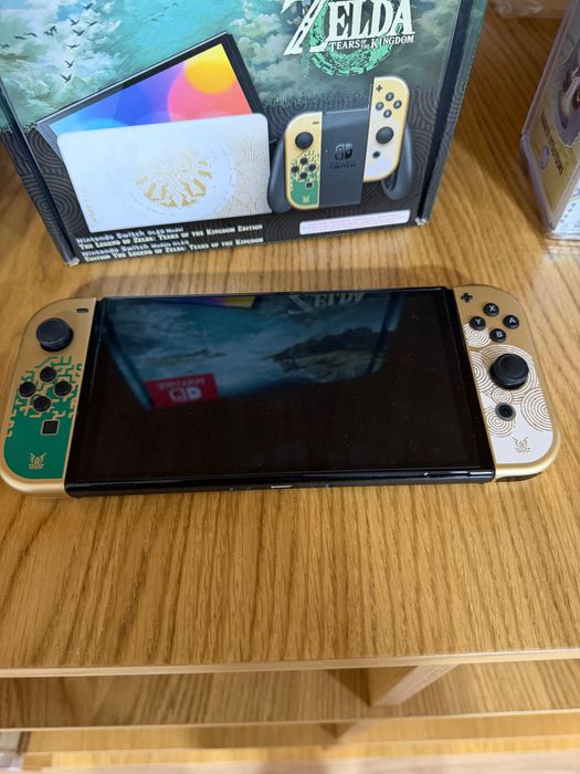 Nintendo Switch OLED Zelda + Zelda Collectors Edition+Animal Croosings