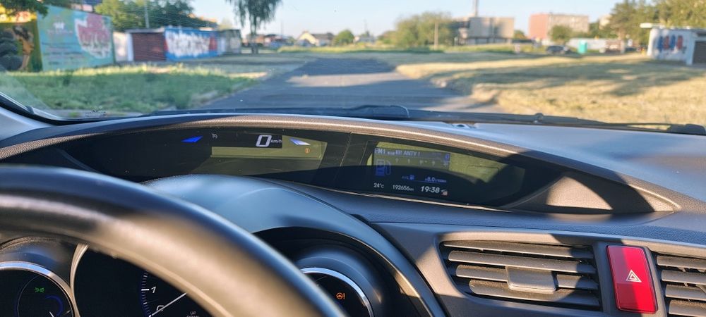 Honda Civic 1.8 + gaz (nowe opony wielosezonowe)