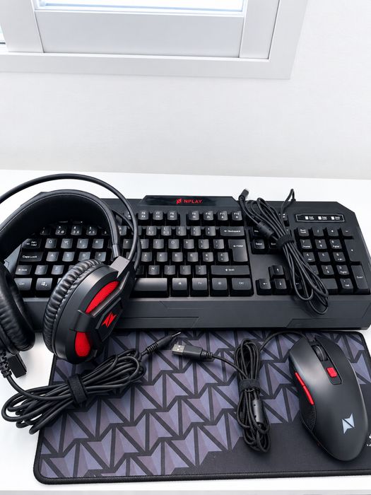 Kit Gaming Completo  Vendo kit gaming composto por:  Fones gaming , Rato gaming , Teclado gaming , Tapete de rato