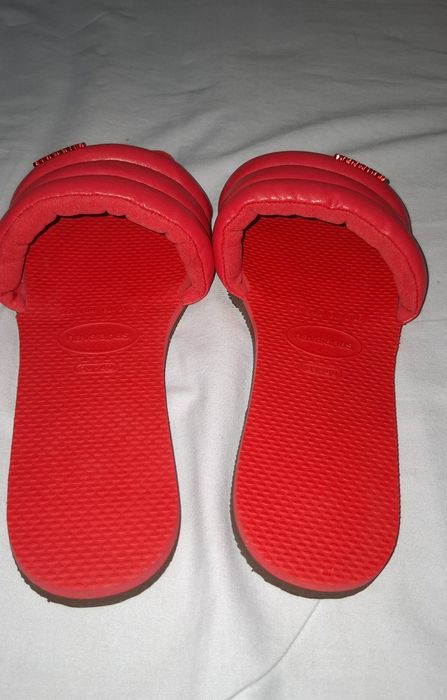 Havaianas santr pé acochoada