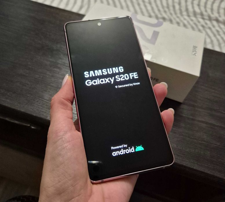 Смартфон Samsung S20FE