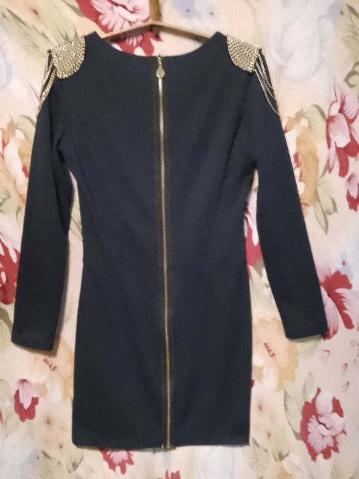 Продам очень красивое платье и сарафан 40р.