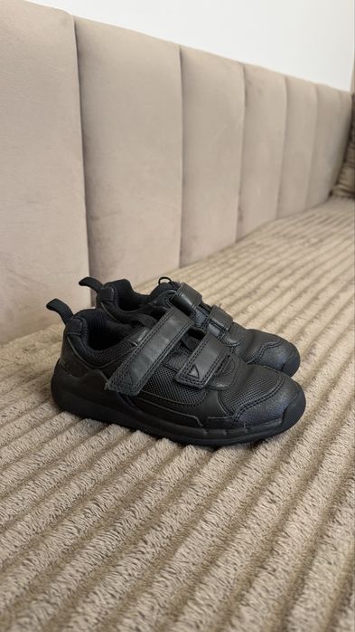 Дитячі кросівки Clarks