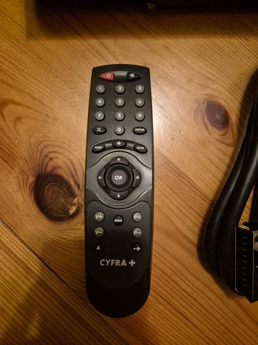 Dekoder satelitarny SAGEM do Cyfra+ z pilotem