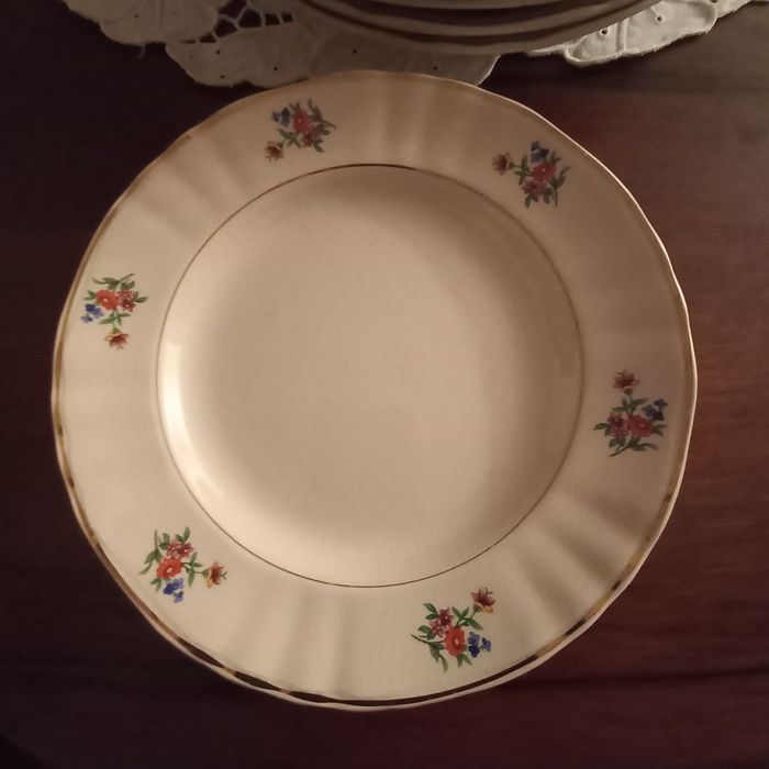 Pratos de serviço Sacavém