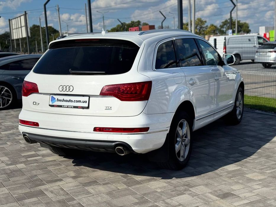 Audi Q7 2010 freshauto