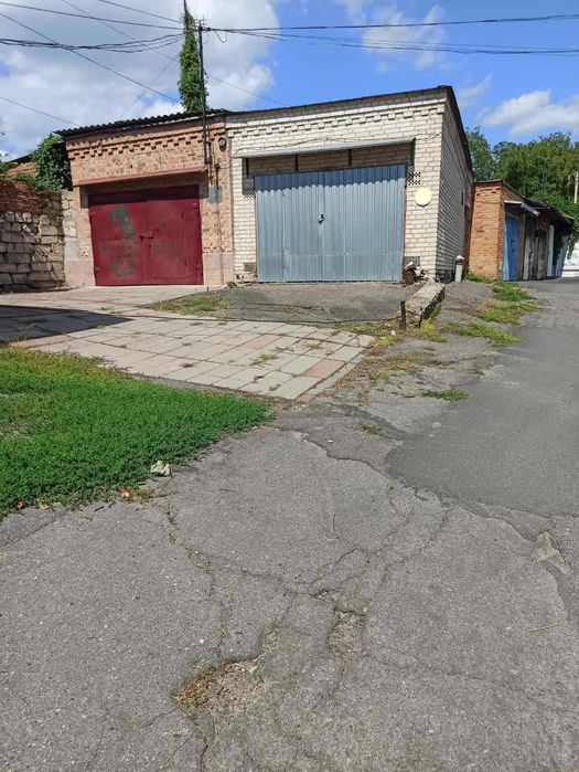 БЕЗ КОМІСІЇ гараж 34м2 приватизований цегла яма поділля електромережа