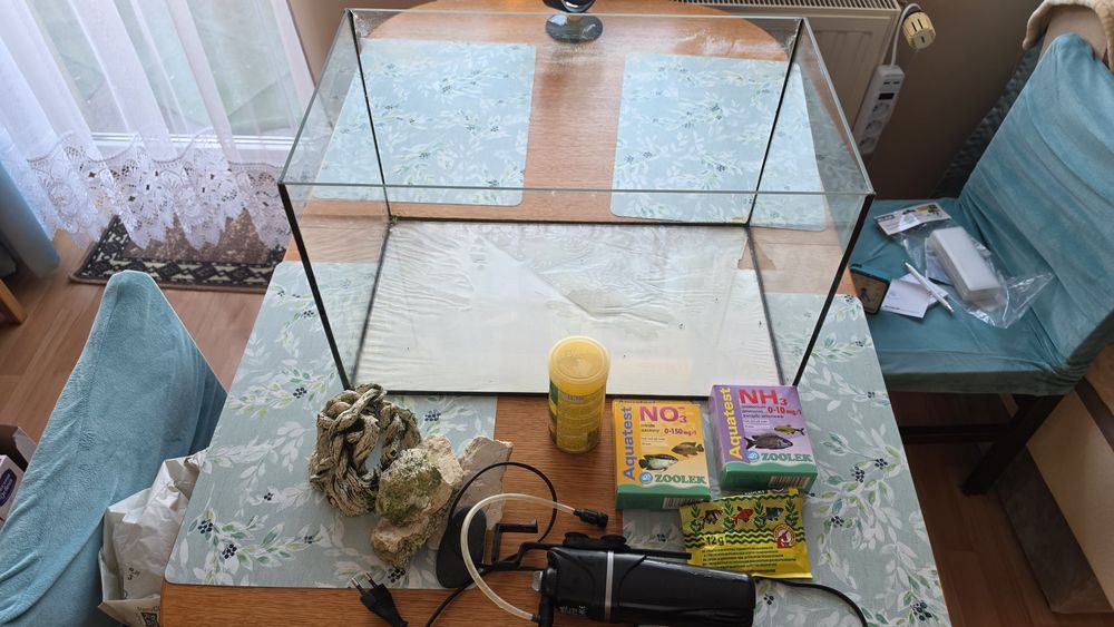 Akwarium proste 40L plus akcesoria