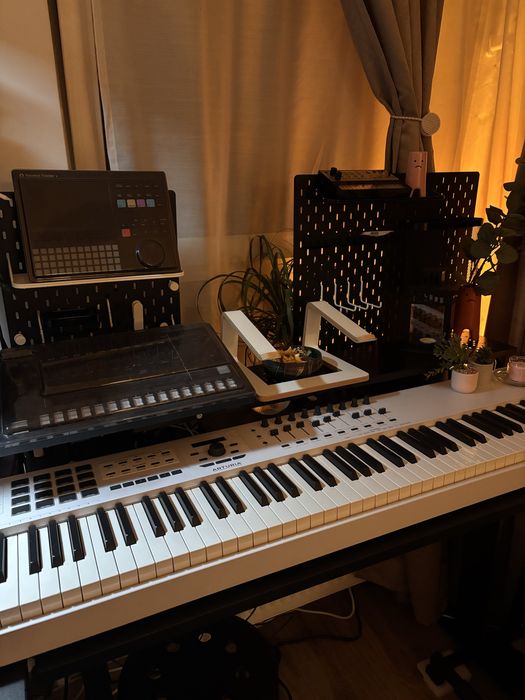 Arturia Keylab 88 MKII + Wooden Legs