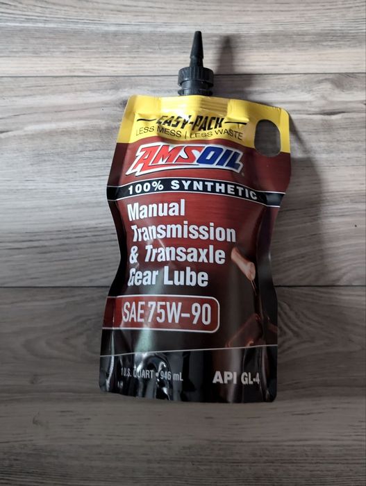 Трансмиссионное масло AMSOIL Manual Transmission & Transaxle Gear Lube 75W-90