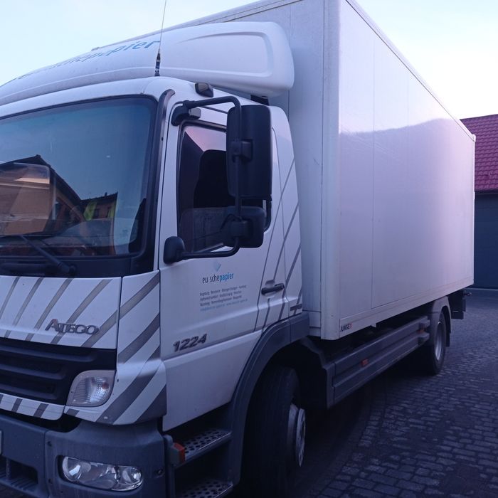 Mercedes Benz Atego 1223 z windą