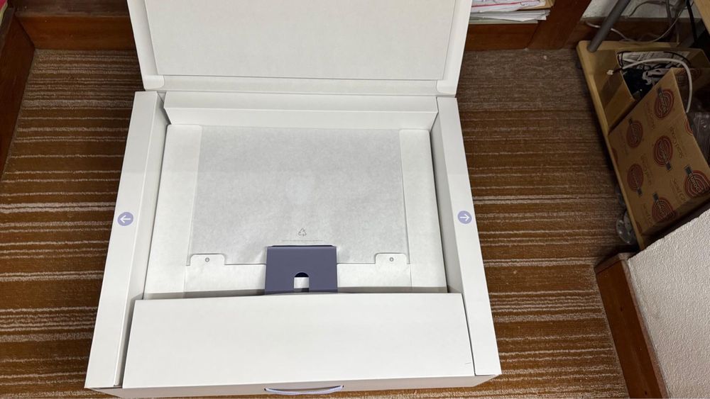 IMAC 24" M3 de 8 GB Ram e 256 GB SSD de cor azul purple de 12/2023