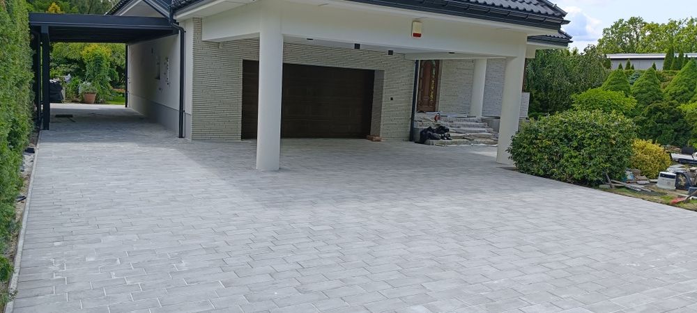 Układanie kostki brukowej granitowej odwodnienia