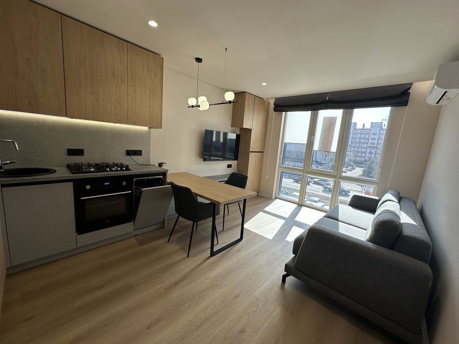 Продаж великої 1 км площа 47м2 поверх 2