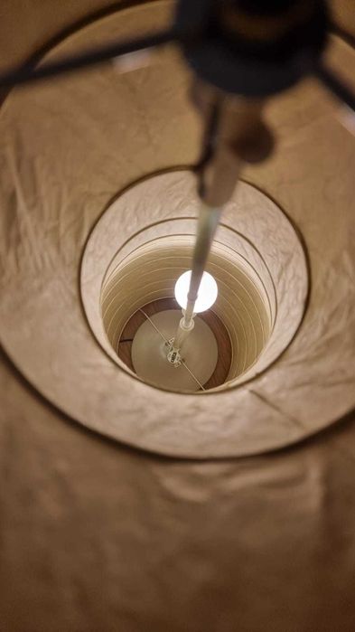 Candeeiro de pé BEGE