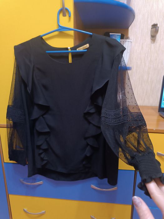 Продам женскую блузу