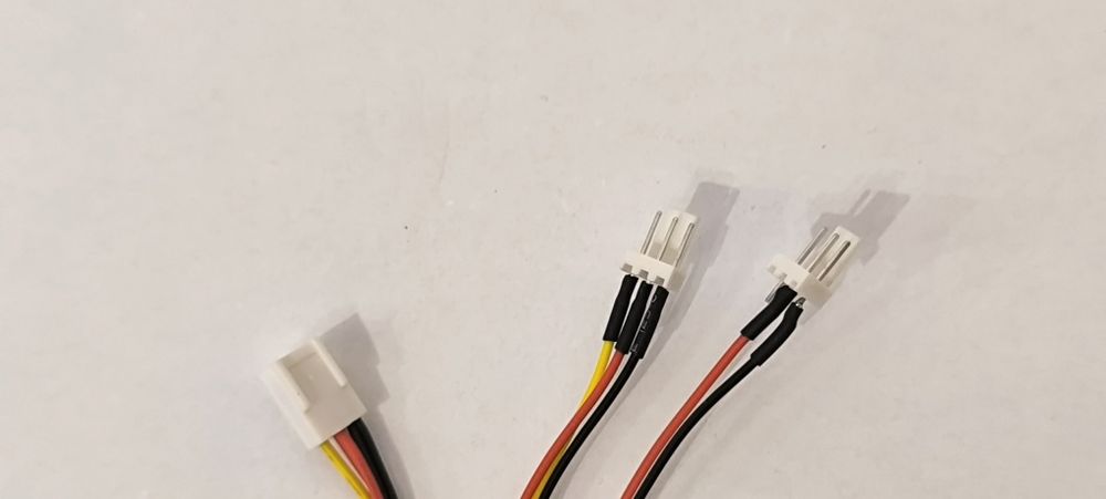Rozgałęźnik zasilania wentylatora 3-pin adapter Y-cable 17cm