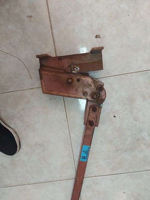 Guilhotina em muito bom estado