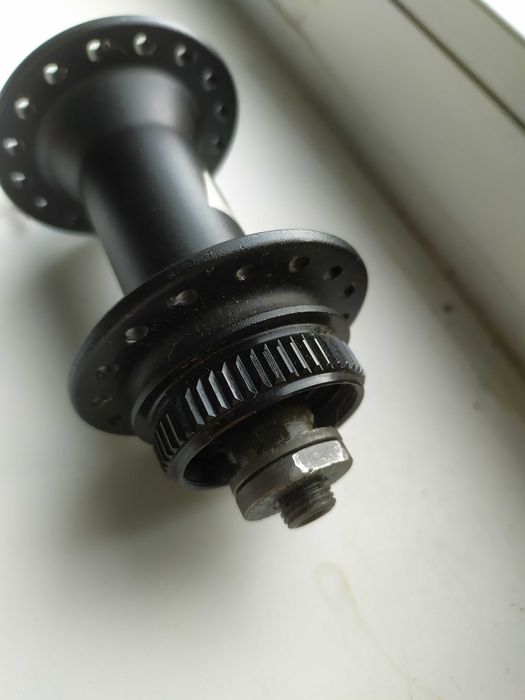 Втулки задние Boost Shimano FH-MT500-B и  Shimano FH-MT401-B