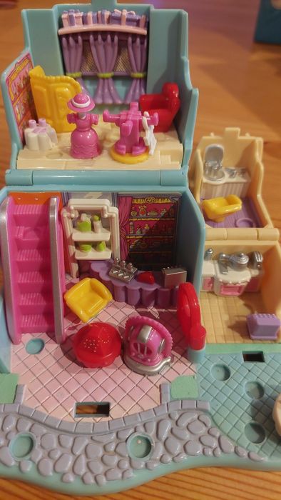 Polly Pocket Daisy's Boutique 1996 with original Minnie