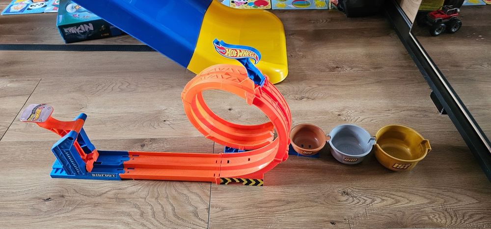 Tor hot wheels monstertruck