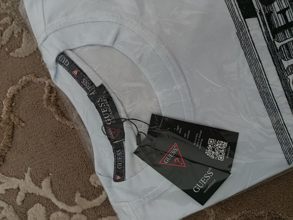T-shirt męski marki Guess, biały L