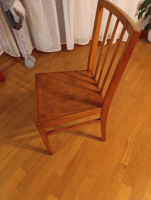 Krzesła drewniane stylowe