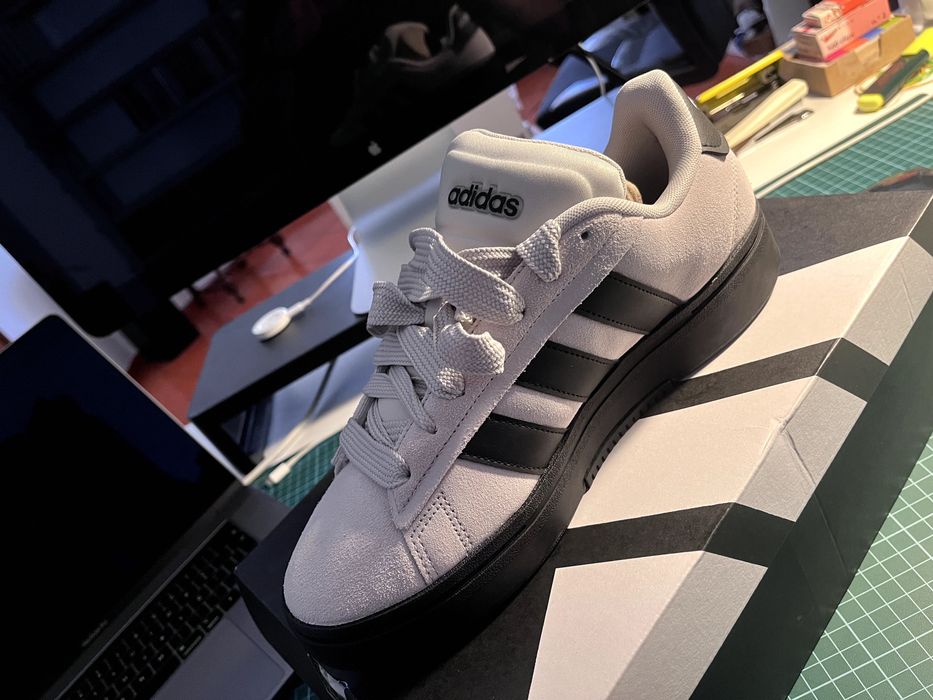 Sapatilhas Adidas  "Grand Court Alpha 00s"